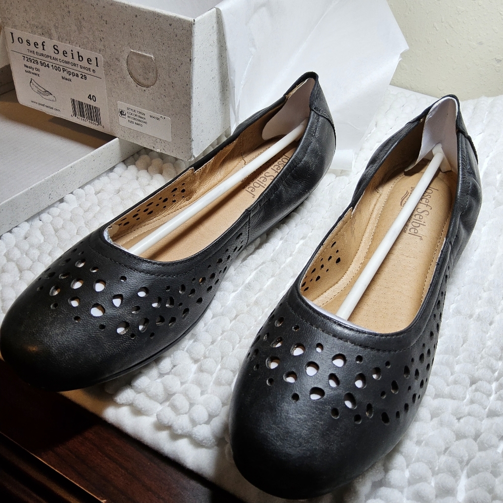 Josef Seibel Flat Shoes